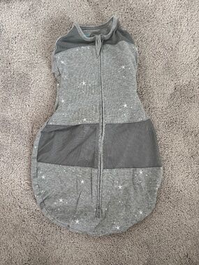 Small Happiest Baby sleep sack grey